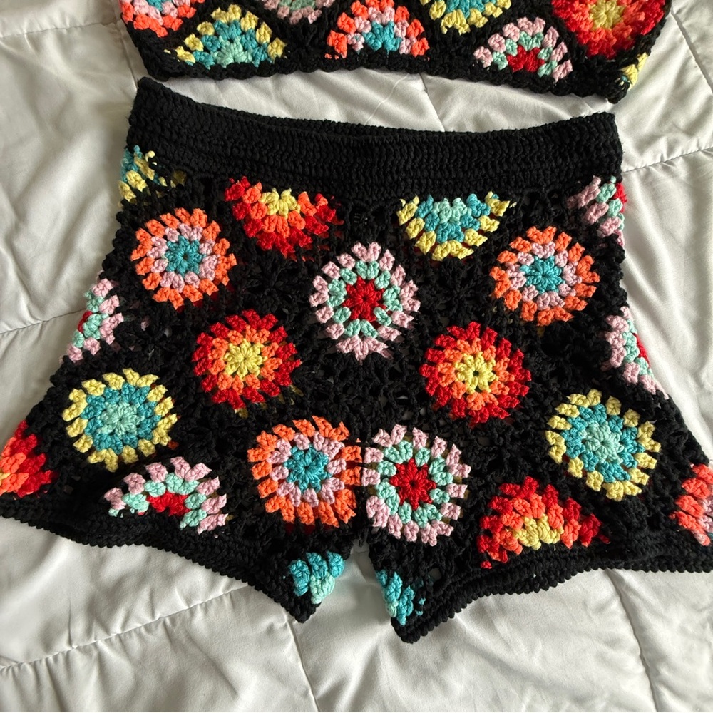 Papaya Crochet Granny Square Halter Top & Shorts Set – Black/Multi – Size M/L - Picture 2 of 14